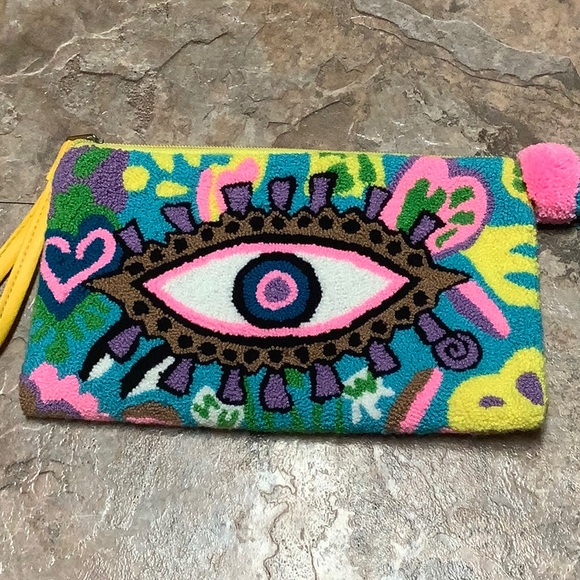 Wayuu needle punch all seeing eye wristlet pouch - Picture 3 of 8